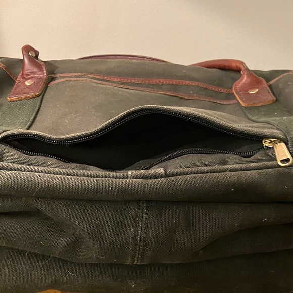 Orvis Dark green canvas and Leather Bat and Kill carryon bag. - Picture 13 of 13